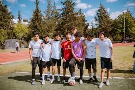 德天空：拜仁看上安德莱赫特17岁中场德卡特