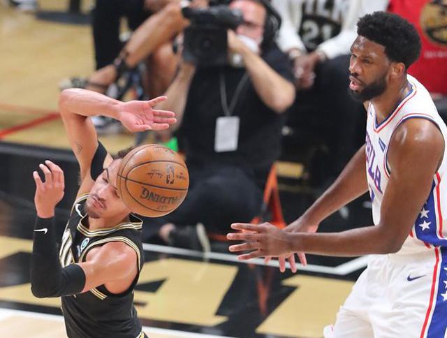 或者在中场 或者在中场